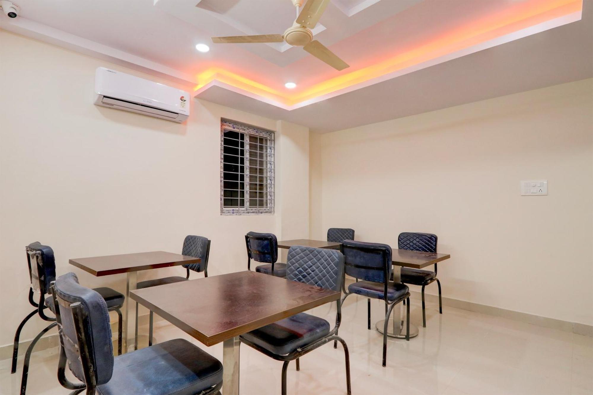 Super Townhouse Nanak Ram Guda Near Waverock Sez Хайдарабад Экстерьер фото