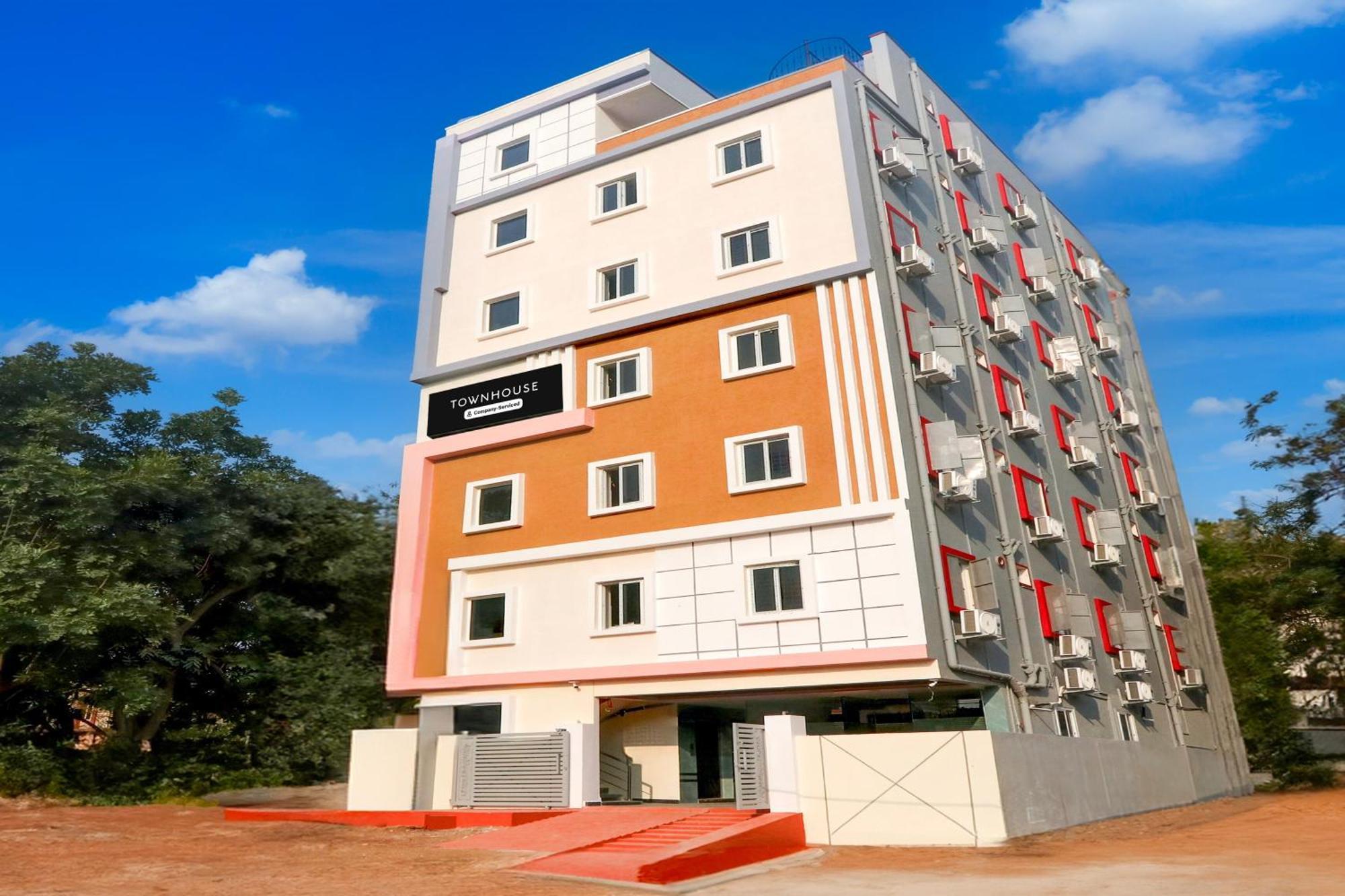 Super Townhouse Nanak Ram Guda Near Waverock Sez Хайдарабад Экстерьер фото