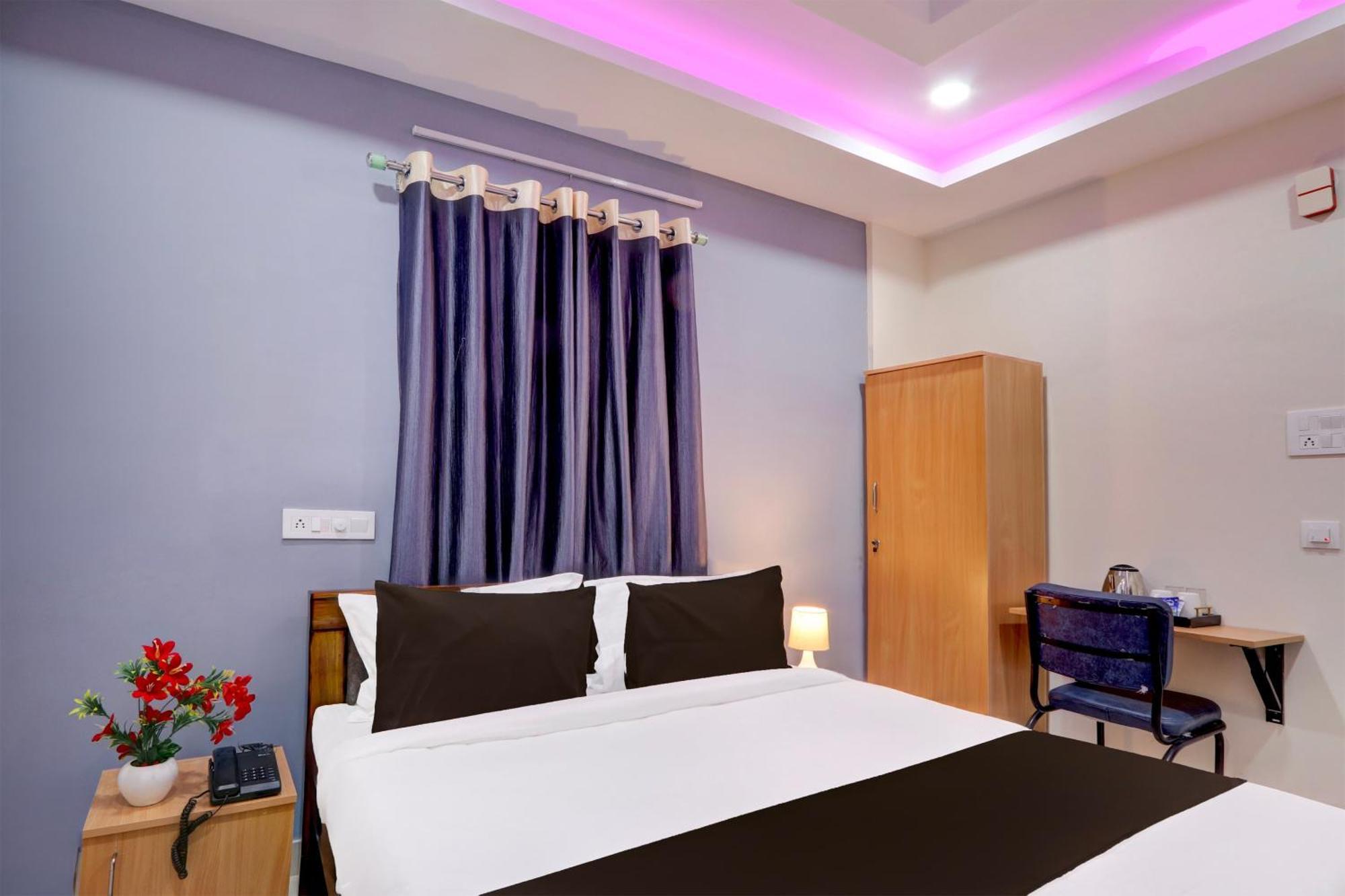Super Townhouse Nanak Ram Guda Near Waverock Sez Хайдарабад Экстерьер фото