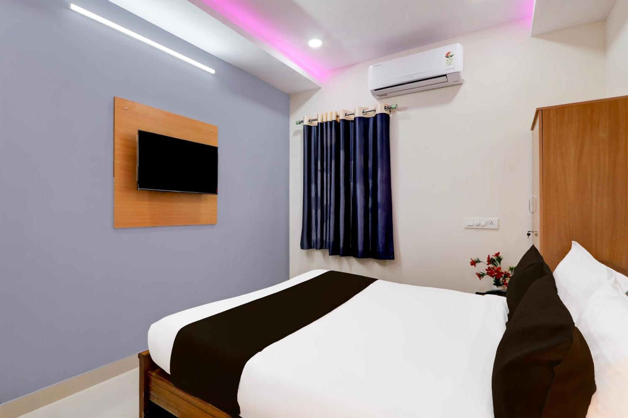 Super Townhouse Nanak Ram Guda Near Waverock Sez Хайдарабад Экстерьер фото
