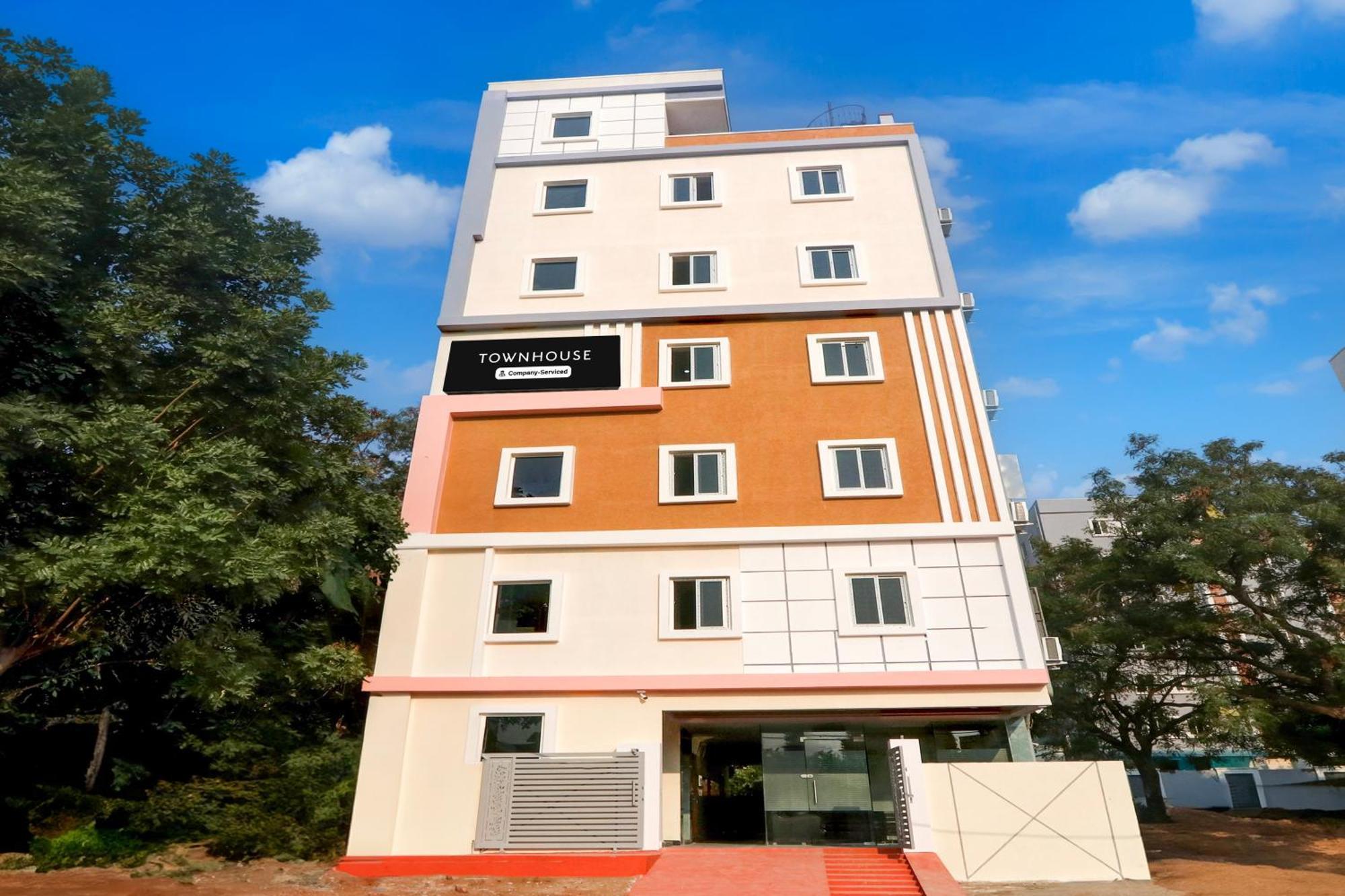 Super Townhouse Nanak Ram Guda Near Waverock Sez Хайдарабад Экстерьер фото